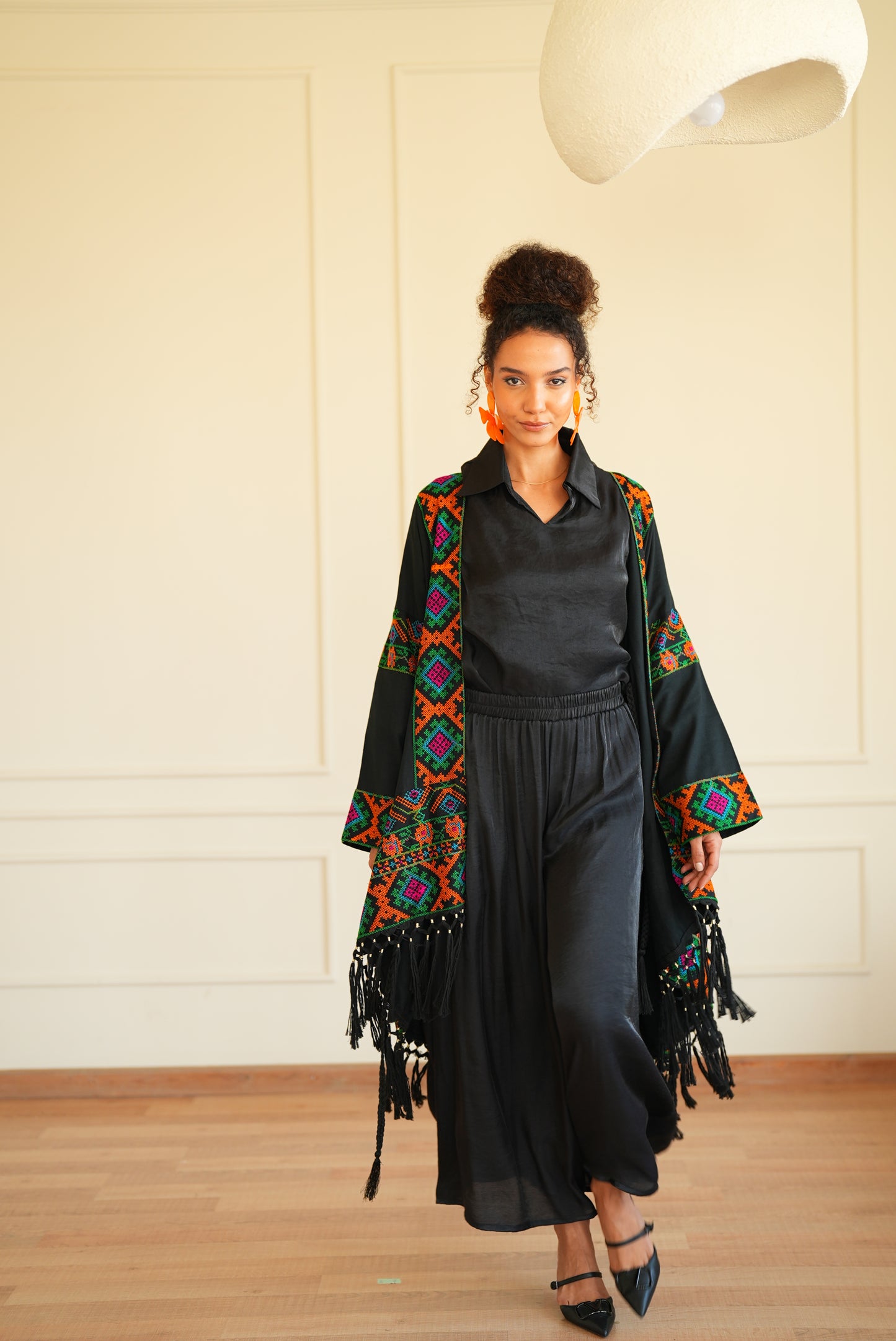 Arabian kaftan in black